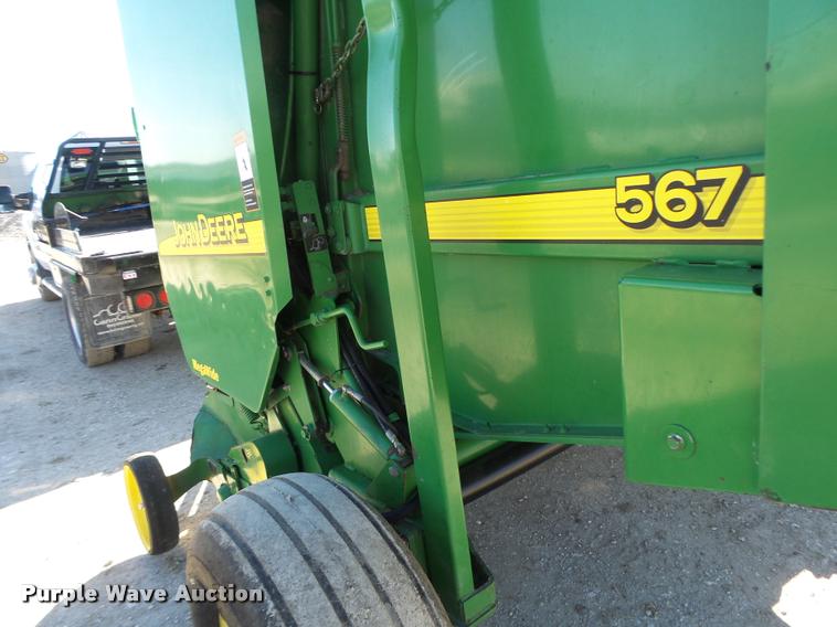 image for item DA3450 2003 John Deere 567 round baler