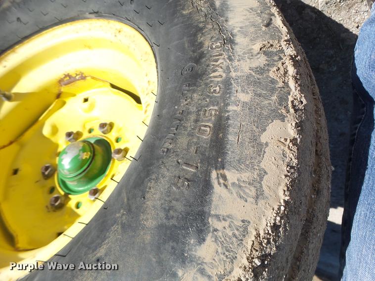 image for item DA3450 2003 John Deere 567 round baler