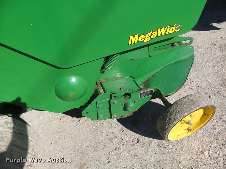 image for item DA3450 2003 John Deere 567 round baler