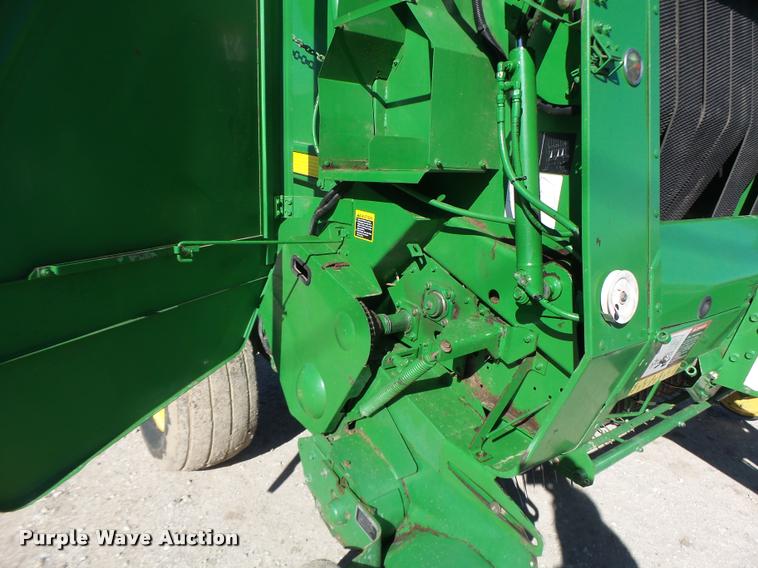 image for item DA3450 2003 John Deere 567 round baler