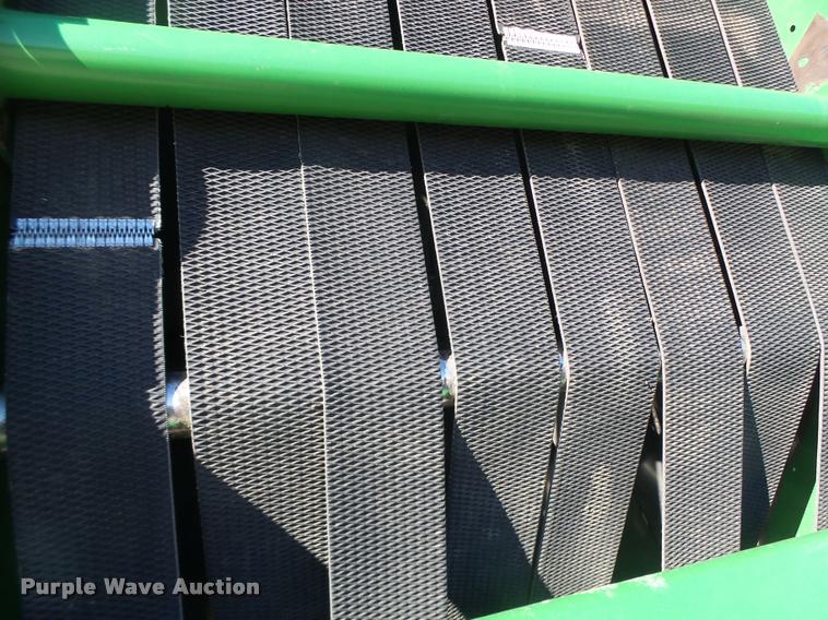 image for item DA3450 2003 John Deere 567 round baler