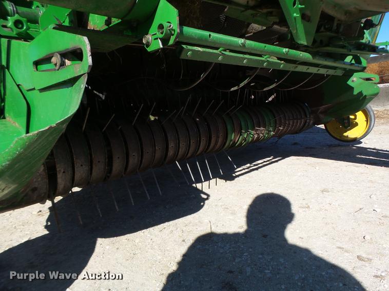 image for item DA3450 2003 John Deere 567 round baler