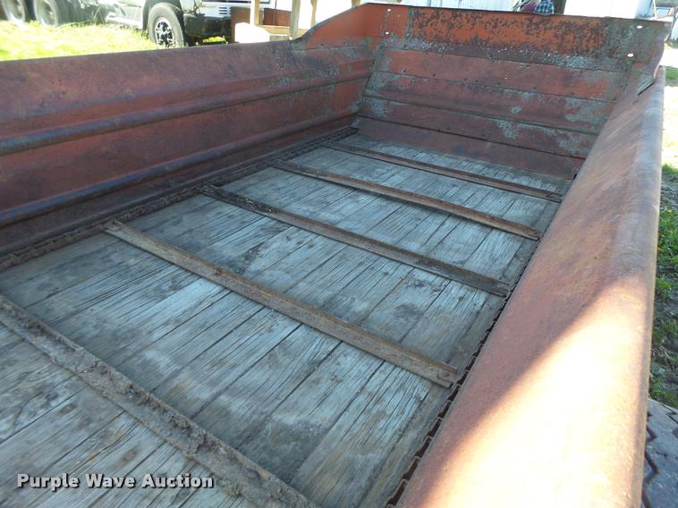 image for item DA3451 New Holland 518 manure spreader