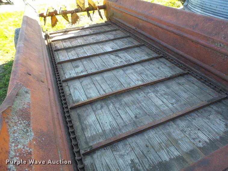 image for item DA3451 New Holland 518 manure spreader