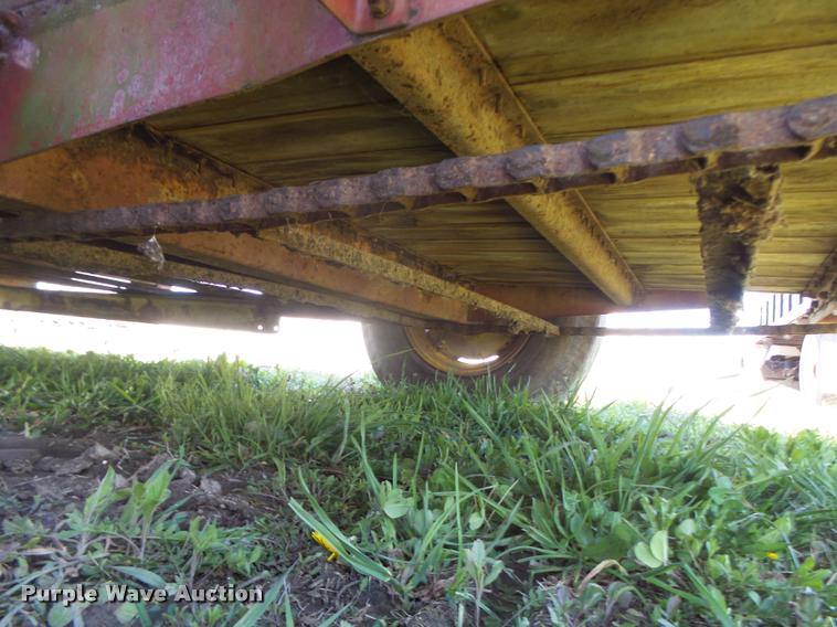 image for item DA3451 New Holland 518 manure spreader