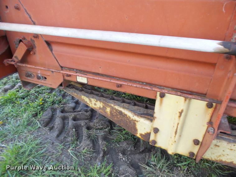 image for item DA3451 New Holland 518 manure spreader