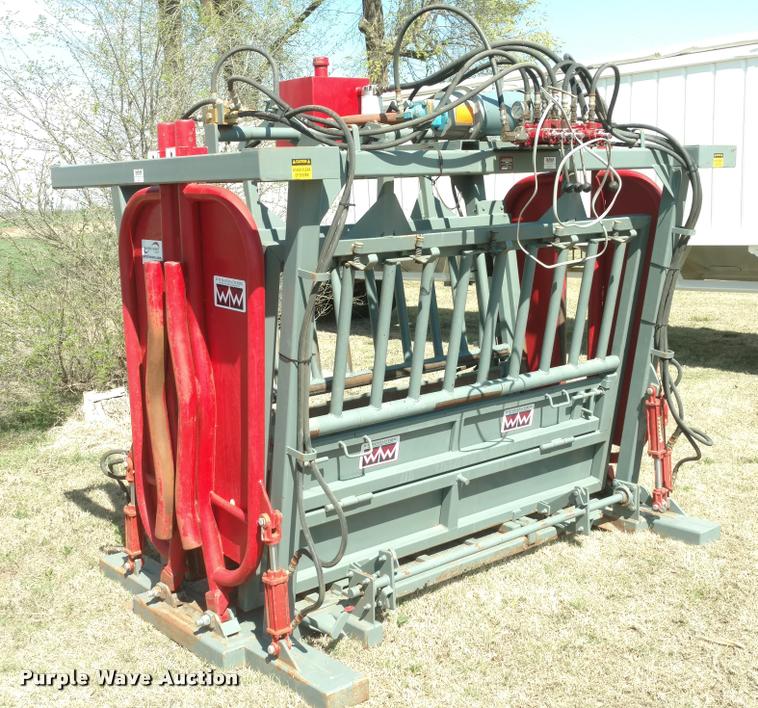 image for item DA5529 WW cattle chute