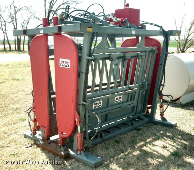 image for item DA5529 WW cattle chute