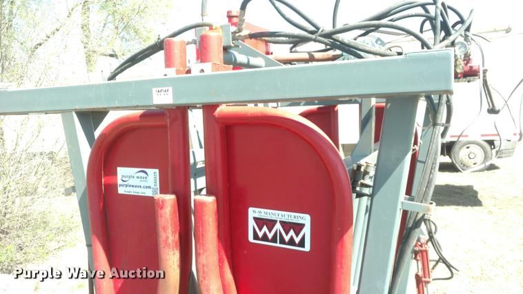 image for item DA5529 WW cattle chute