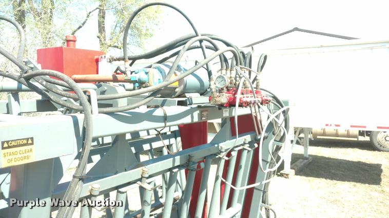 image for item DA5529 WW cattle chute