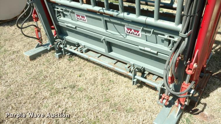 image for item DA5529 WW cattle chute