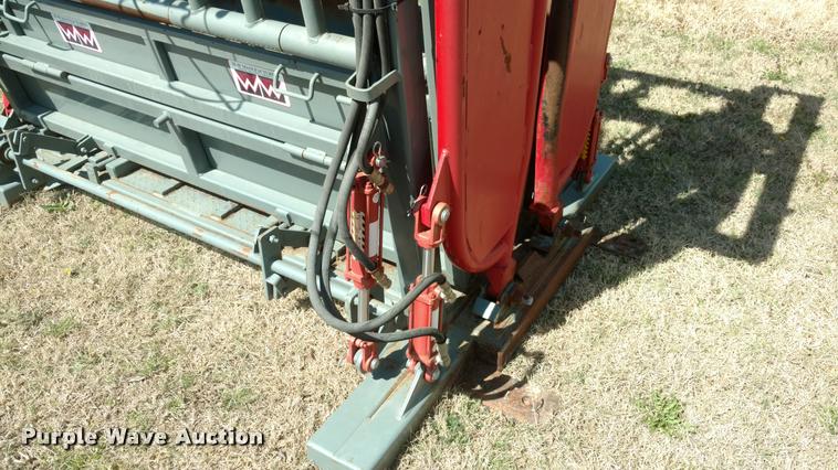 image for item DA5529 WW cattle chute