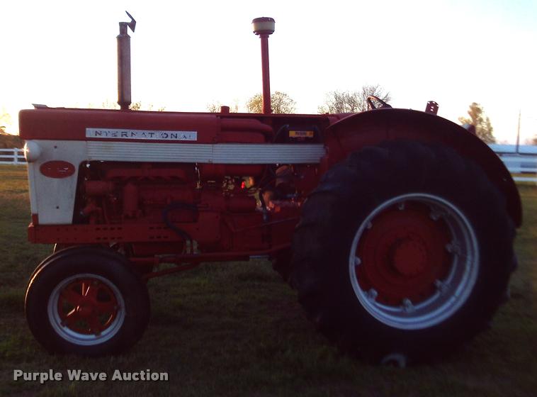 image for item DA6035 1959 International 660 Wheatland tractor