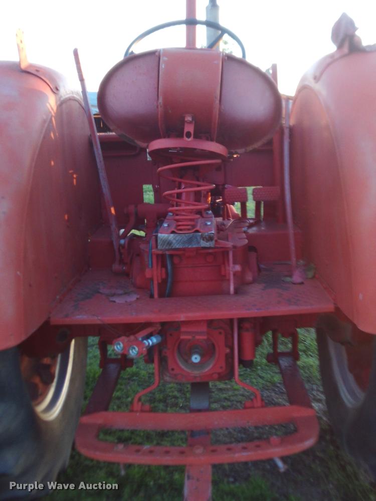 image for item DA6035 1959 International 660 Wheatland tractor