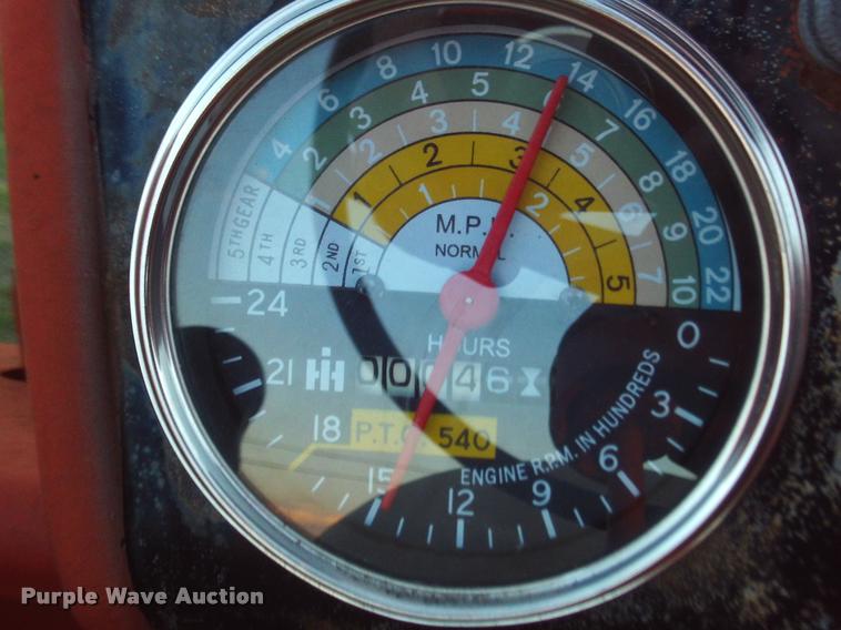 image for item DA6035 1959 International 660 Wheatland tractor