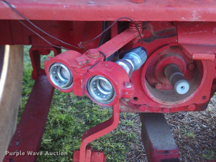 image for item DA6035 1959 International 660 Wheatland tractor