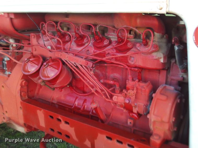 image for item DA6035 1959 International 660 Wheatland tractor