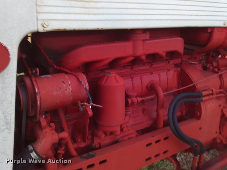 image for item DA6035 1959 International 660 Wheatland tractor