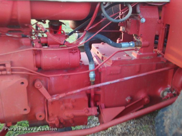 image for item DA6035 1959 International 660 Wheatland tractor