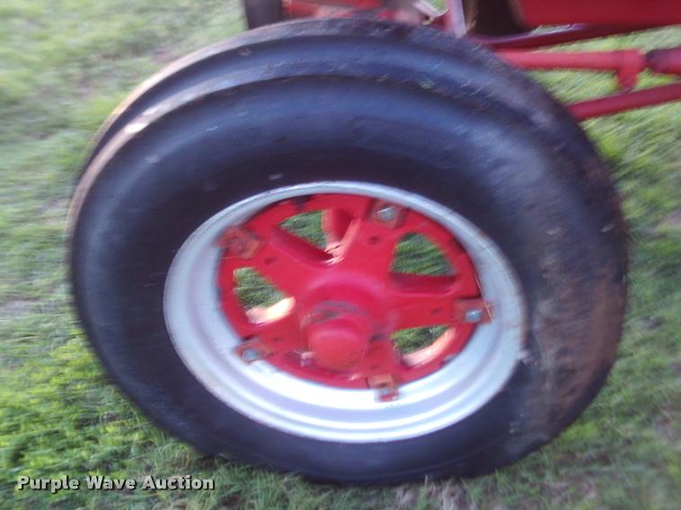 image for item DA6035 1959 International 660 Wheatland tractor