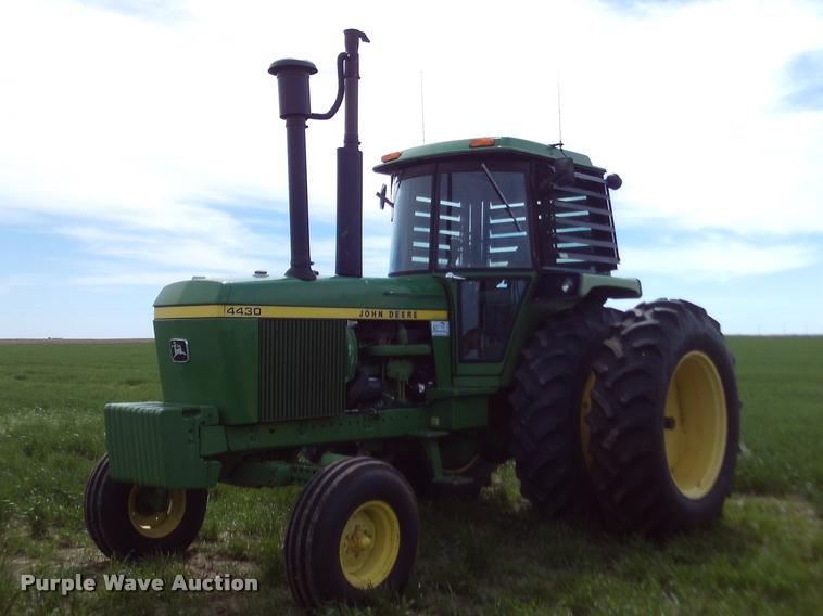 image for item DA6041 1975 John Deere 4430W tractor