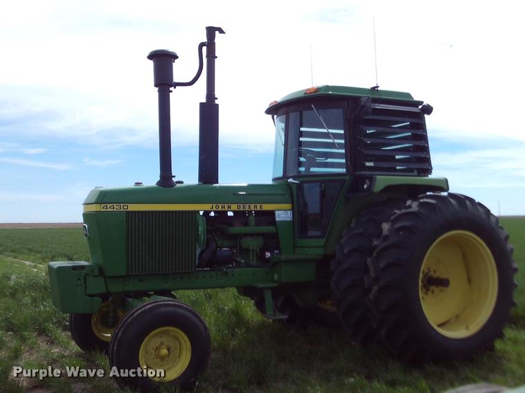 image for item DA6041 1975 John Deere 4430W tractor