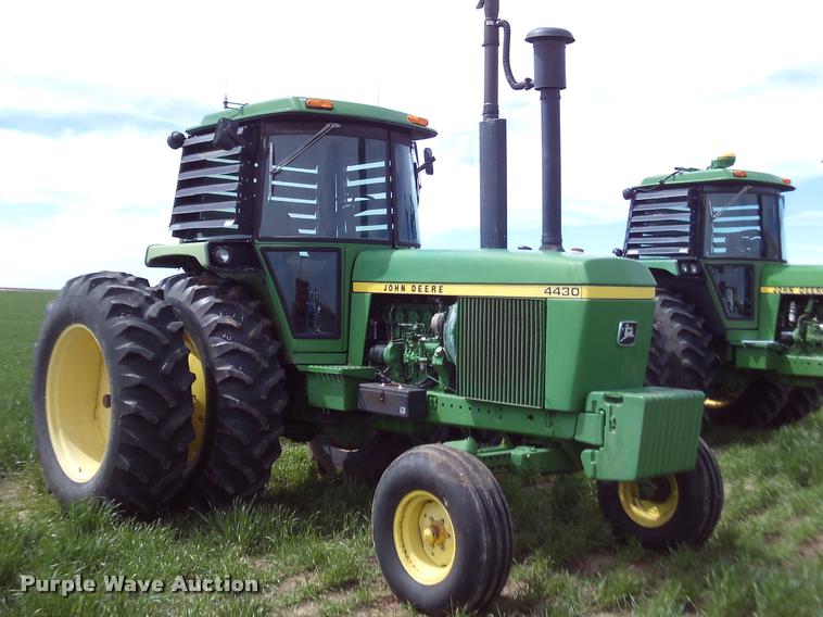 image for item DA6041 1975 John Deere 4430W tractor
