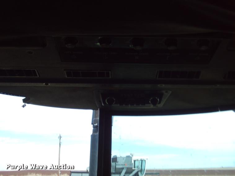 image for item DA6041 1975 John Deere 4430W tractor