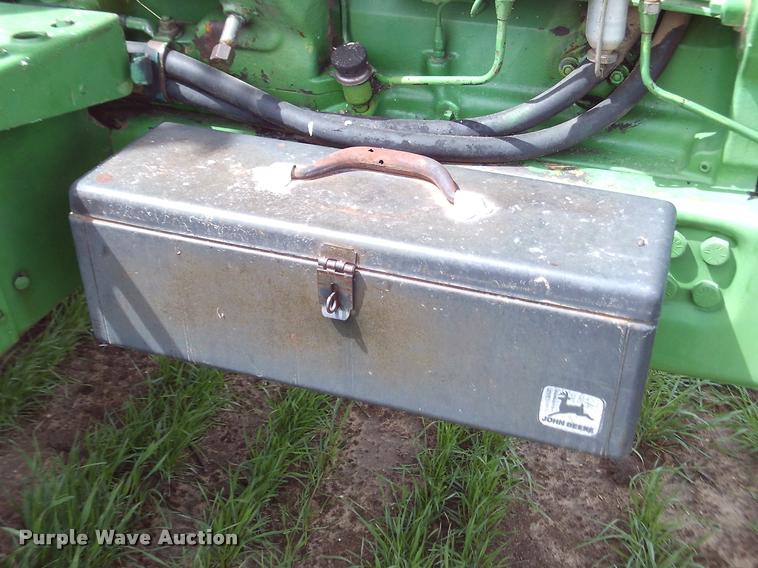 image for item DA6041 1975 John Deere 4430W tractor