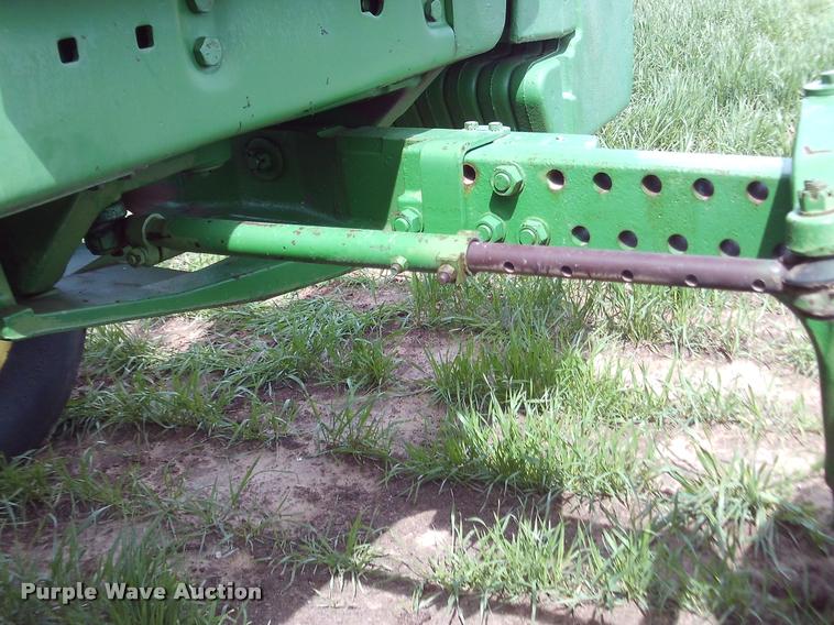 image for item DA6041 1975 John Deere 4430W tractor