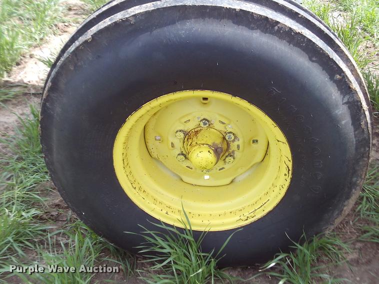 image for item DA6041 1975 John Deere 4430W tractor