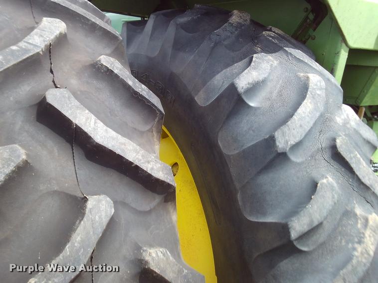 image for item DA6041 1975 John Deere 4430W tractor