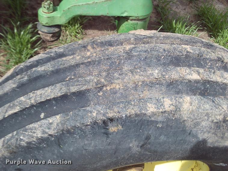 image for item DA6041 1975 John Deere 4430W tractor