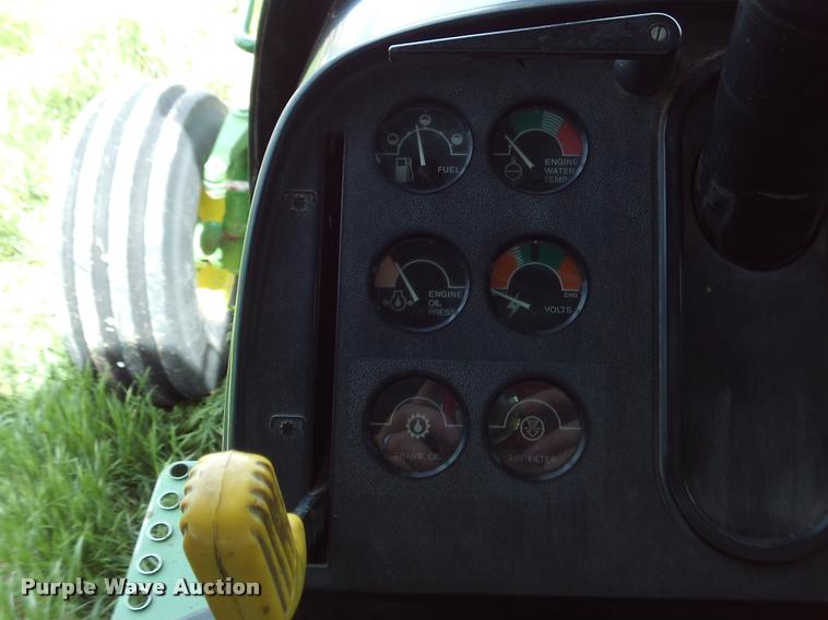image for item DA6042 1981 John Deere 4640P tractor