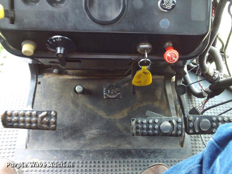 image for item DA6042 1981 John Deere 4640P tractor