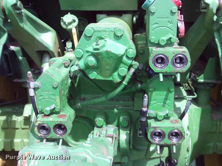 image for item DA6042 1981 John Deere 4640P tractor