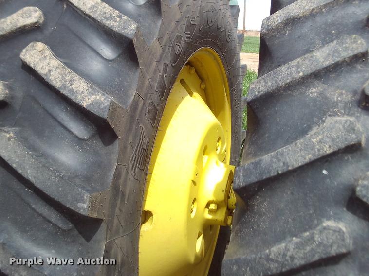 image for item DA6042 1981 John Deere 4640P tractor