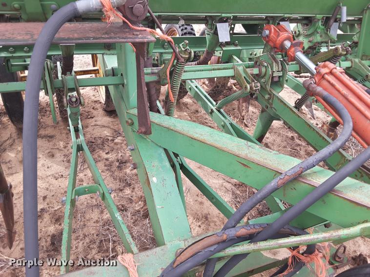 image for item DA6063 John Deere LZ 812 hoe grain drill