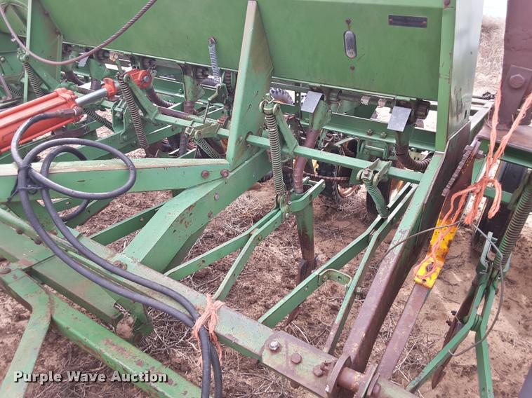 image for item DA6063 John Deere LZ 812 hoe grain drill