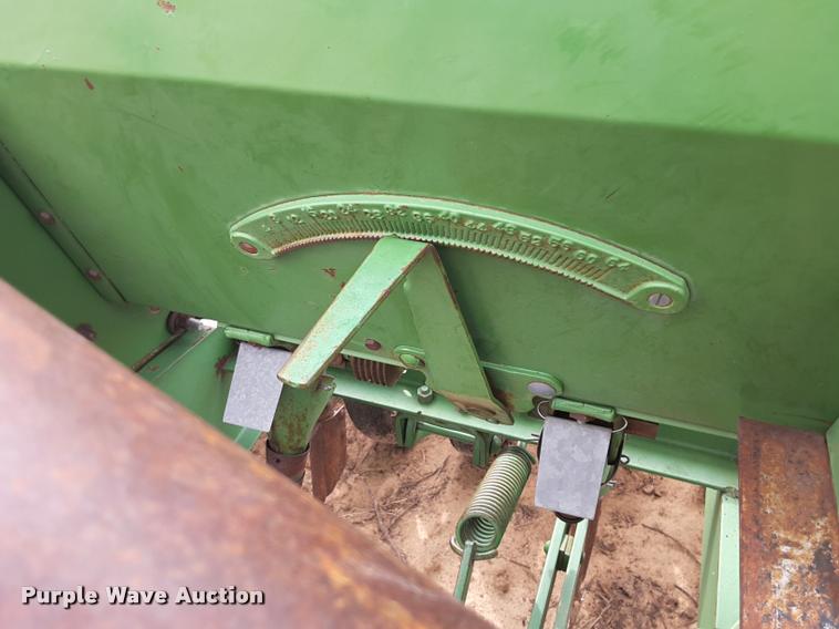 image for item DA6063 John Deere LZ 812 hoe grain drill