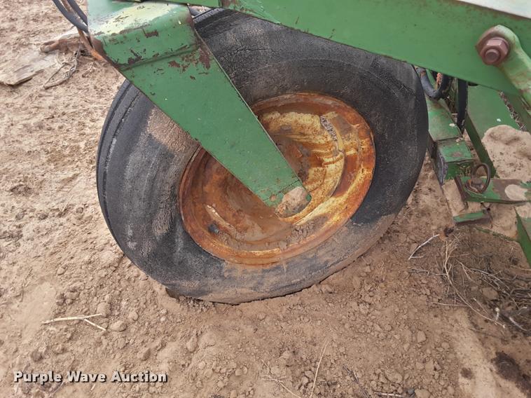 image for item DA6063 John Deere LZ 812 hoe grain drill