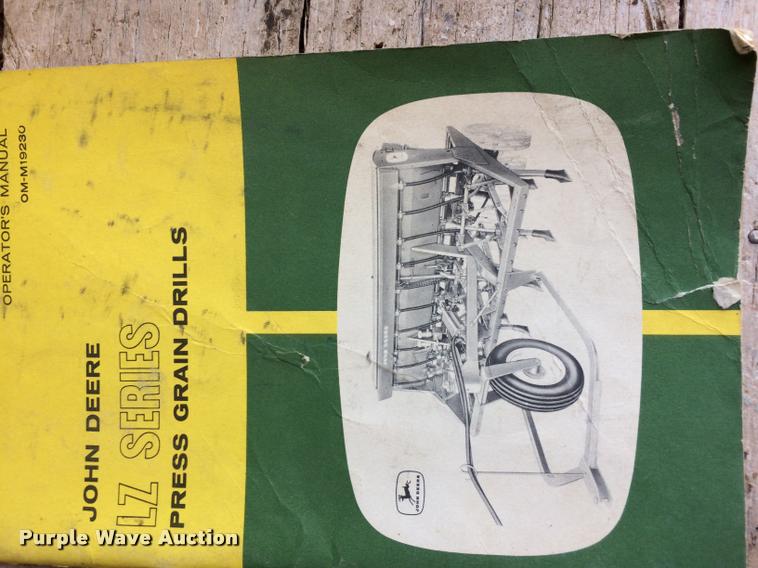 image for item DA6063 John Deere LZ 812 hoe grain drill