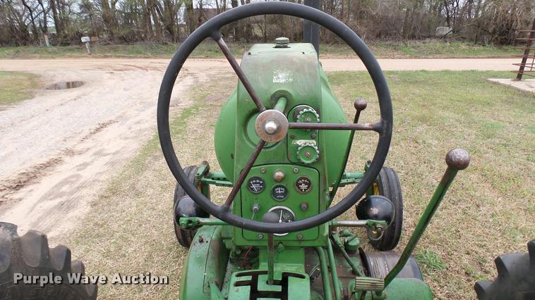 image for item DA7750 John Deere 620 tractor