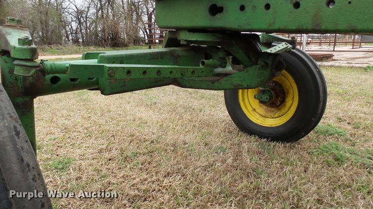 image for item DA7750 John Deere 620 tractor