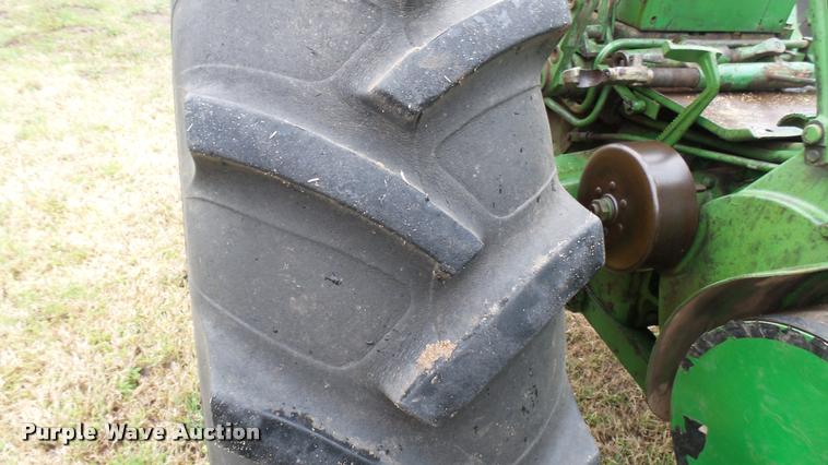 image for item DA7750 John Deere 620 tractor