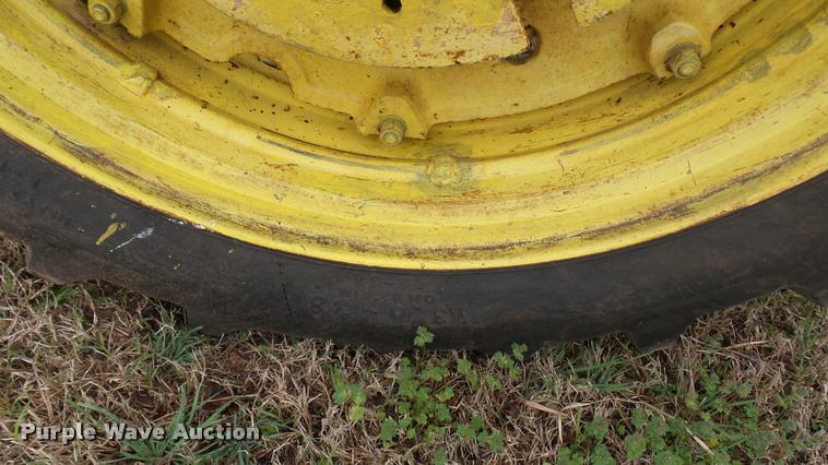 image for item DA7750 John Deere 620 tractor