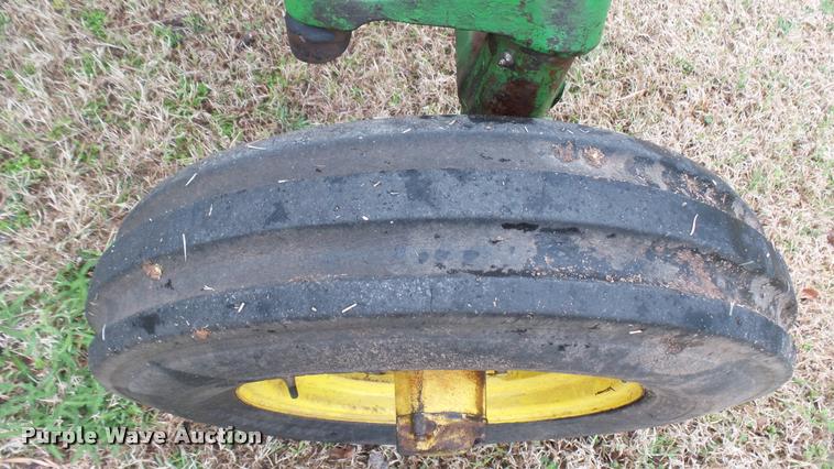 image for item DA7750 John Deere 620 tractor