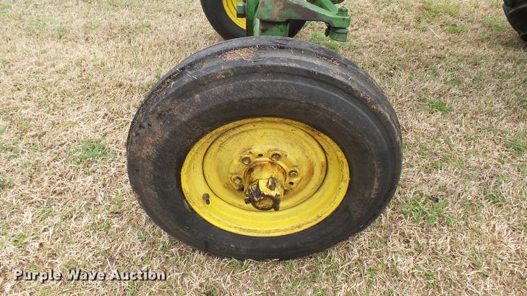 image for item DA7750 John Deere 620 tractor