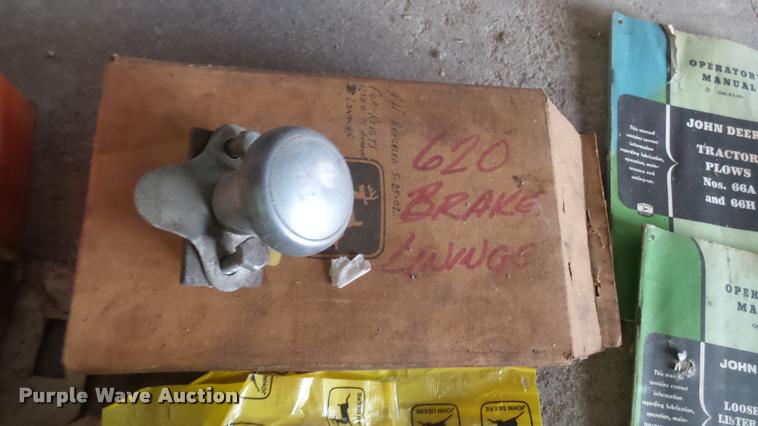 image for item DA7750 John Deere 620 tractor