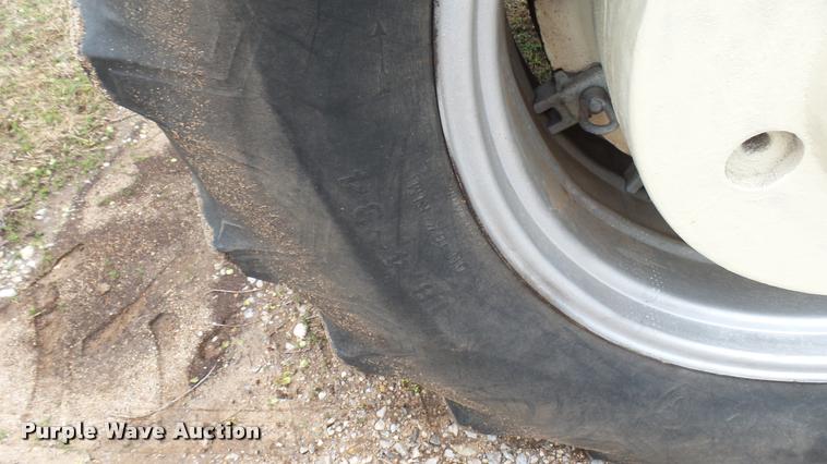 image for item DA7752 Allis Chalmers One-Ninety XT tractor